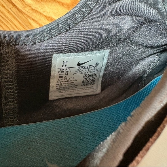 Nike Flex Runner 2 Slip-On Running Sneakers flat Gray white Shoes Boys Size 6 - Picture 11 of 13